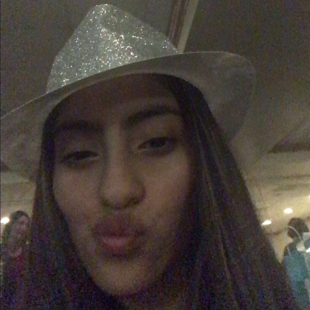 Meet your Posher, Savanna